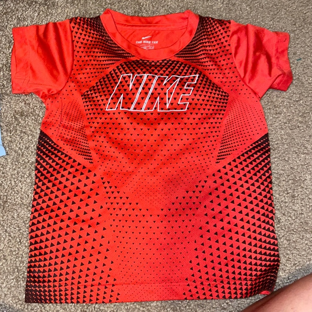 Boys Nike Dri-Fit Shirt Size 7